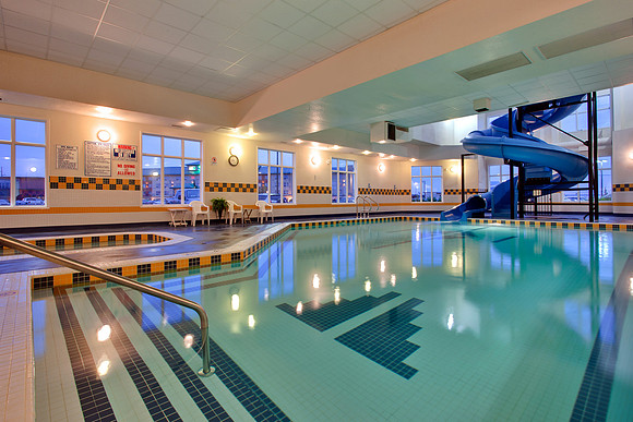 POOL WATERSLIDE (2)